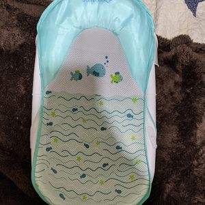 Portable baby bather